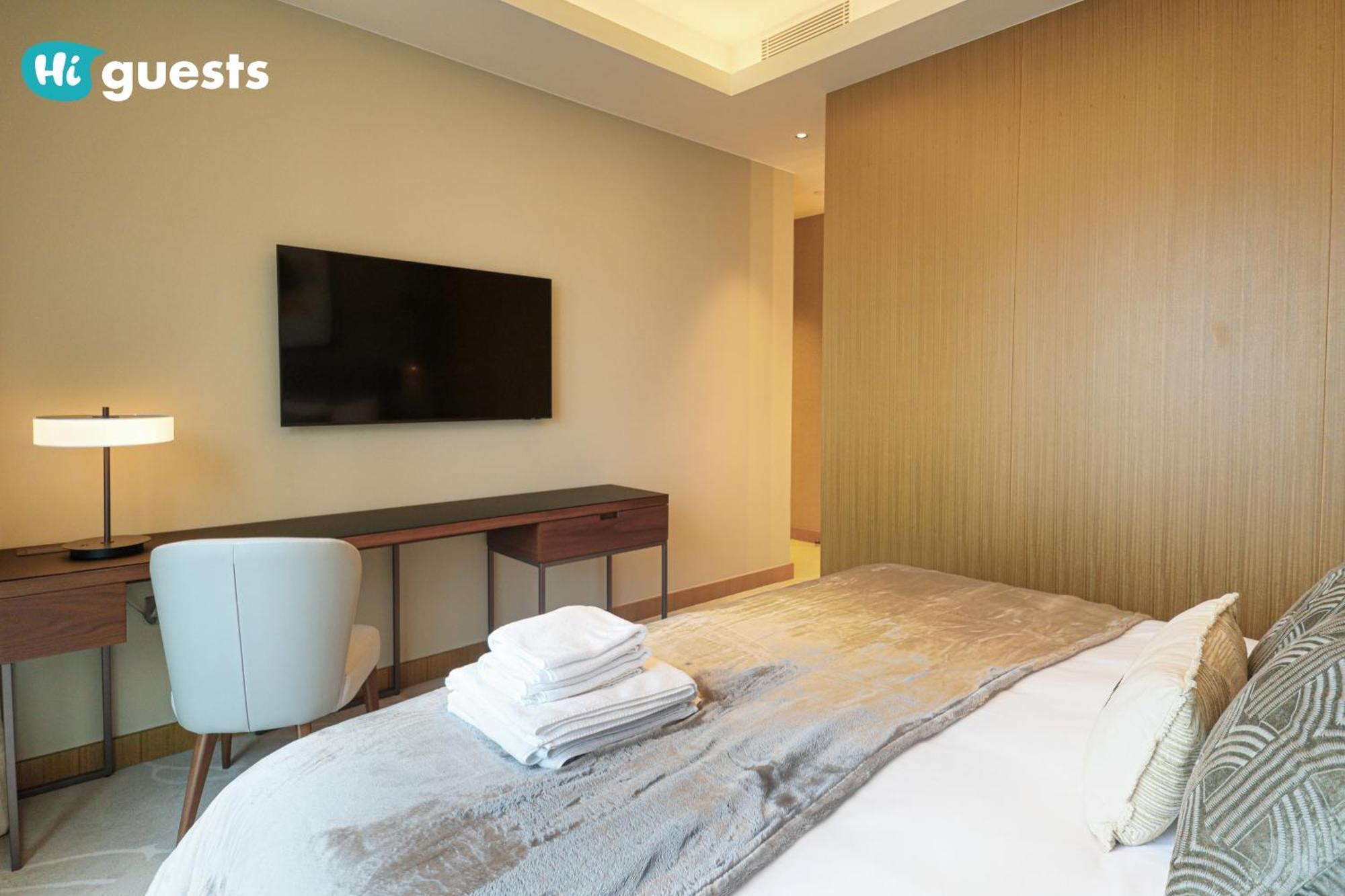 Apartment Higuests - Sky-high Experience Luxe Living On The 24th Floor