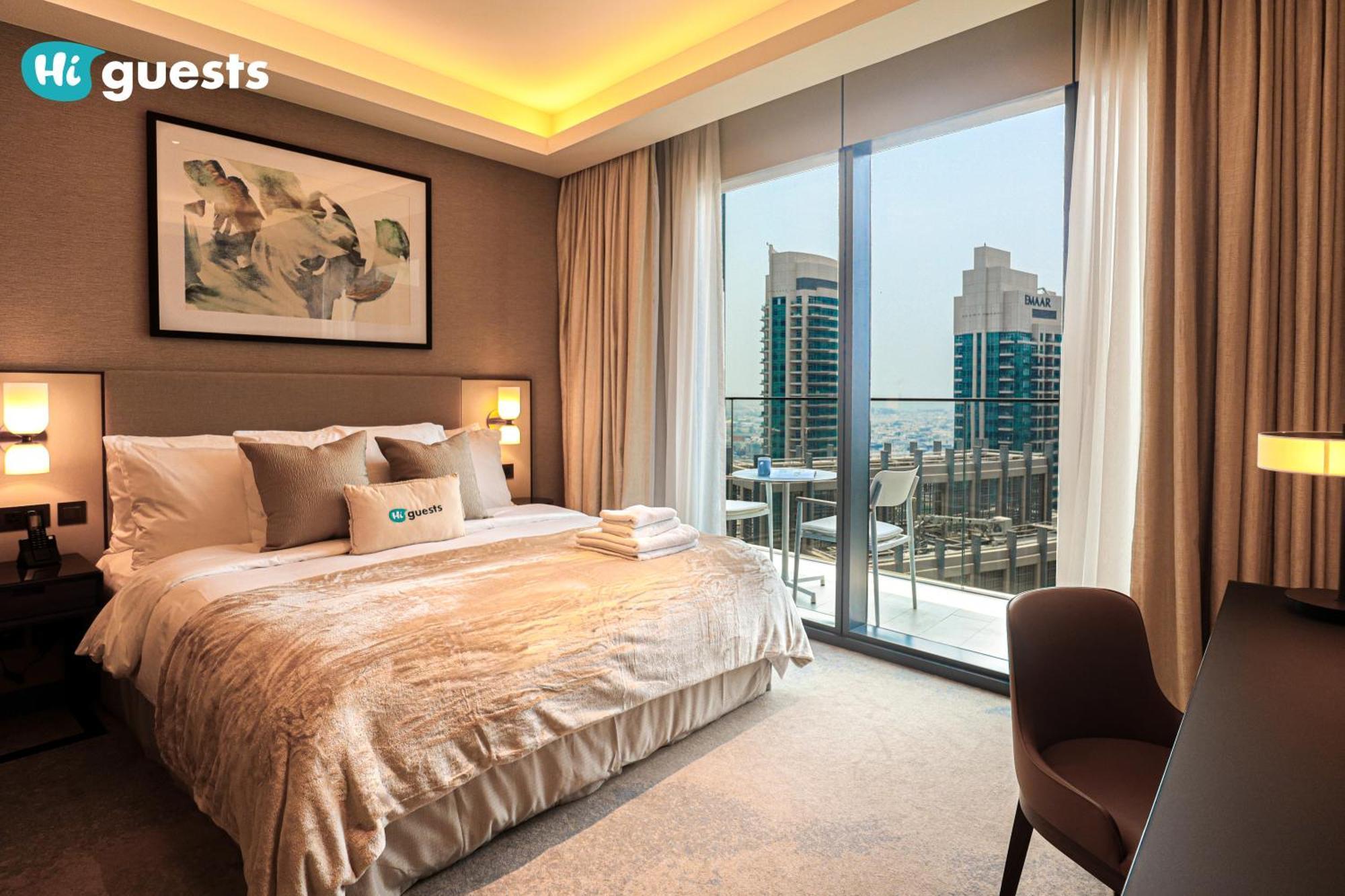 Higuests - Sky-high Experience Luxe Living On The 24th Floor