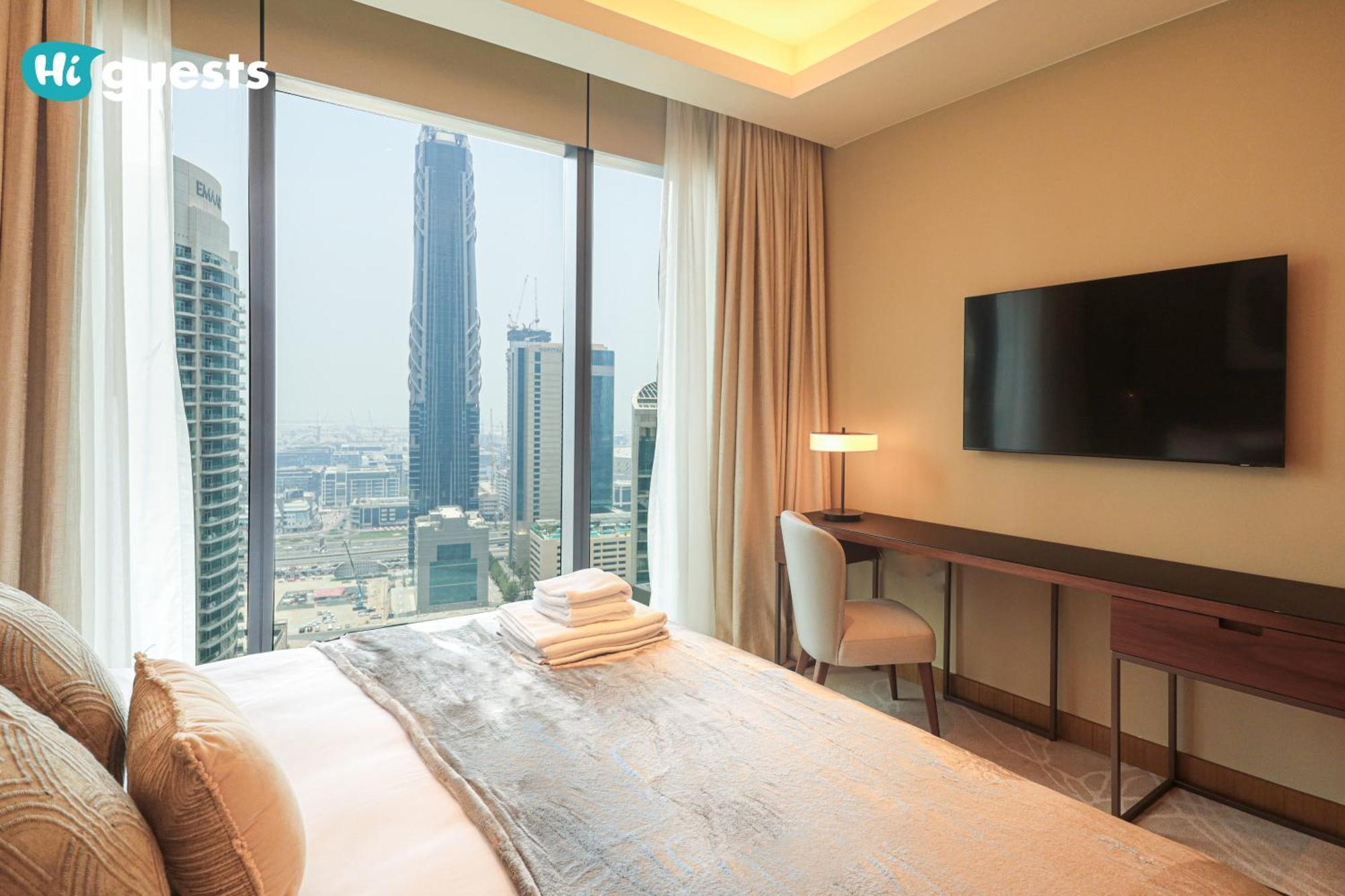 Higuests - Sky-high Experience Luxe Living On The 24th Floor Apartment