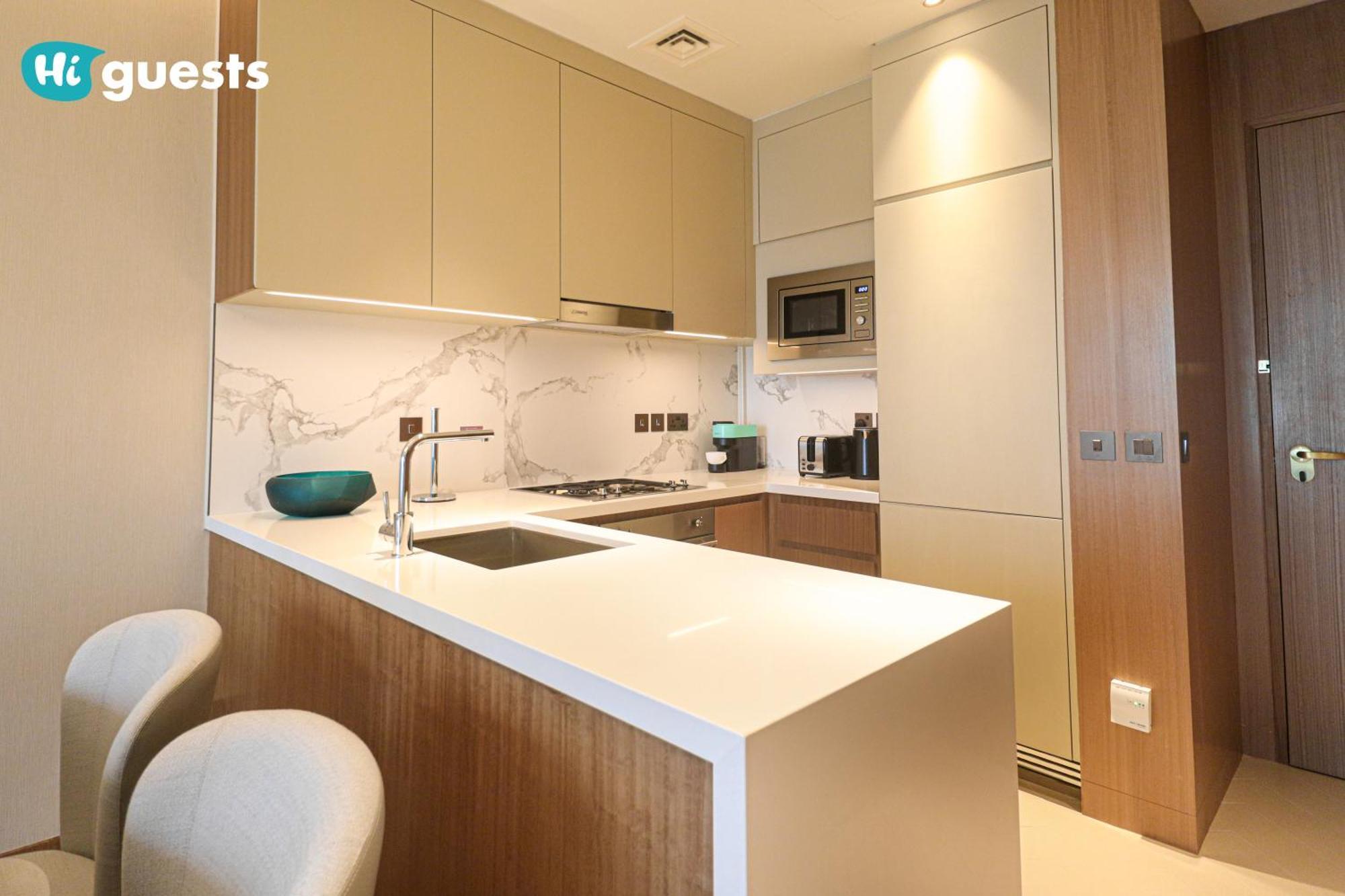 Apartment Higuests - Sky-high Experience Luxe Living On The 24th Floor *